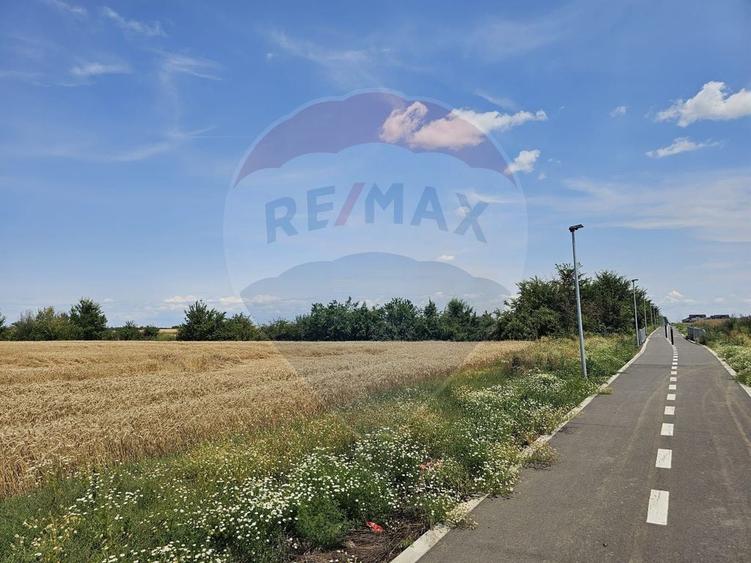 Teren de 750 mp, în Central