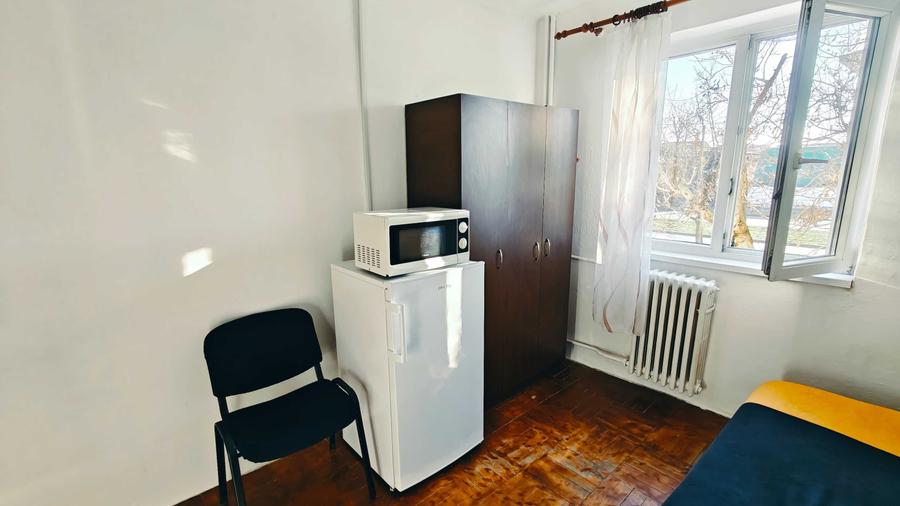 Garsonieră decomandată în UTA