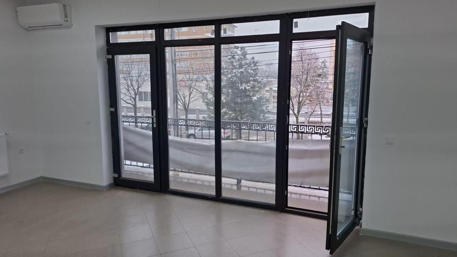 Spațiu comercial, de 60 mp, în Exterior Vest