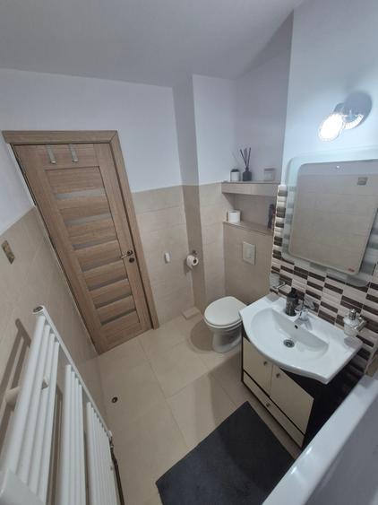 Apartament cu 2 camere decomandat în Girocului