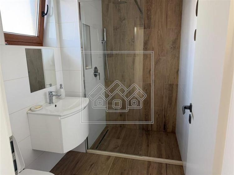 Casă cu 4 camere cu Teren 264 Mp în Tineretului
