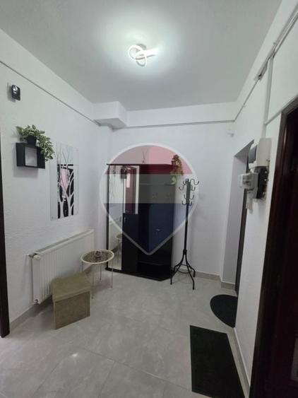Apartament cu 2 camere decomandat, mobilat în P-ța Romană