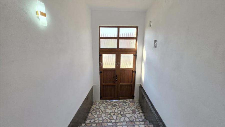 Spațiu comercial, de 130 mp, în Răcășdia