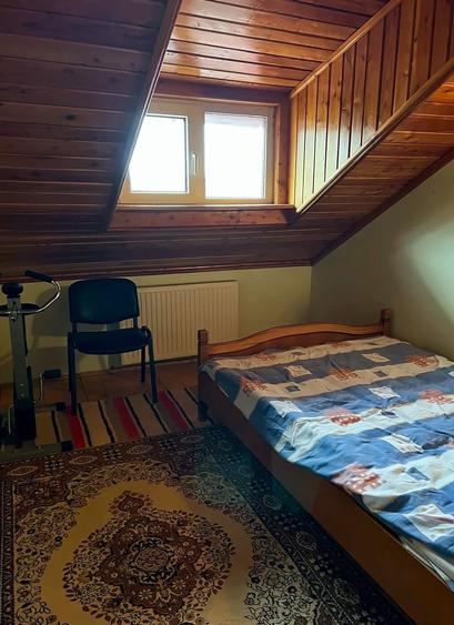 Duplex cu 10 camere cu Teren 400 Mp în Bușteni