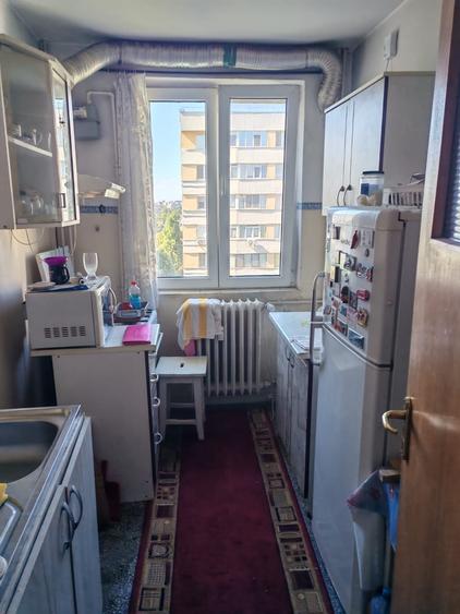 Apartament cu 3 camere semidecomandat în Bucur Obor
