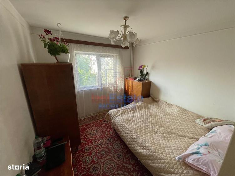 Apartament cu 3 camere decomandat în Galata