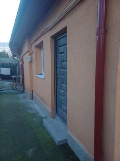 Casă cu 3 camere cu Canalizare în Giulești