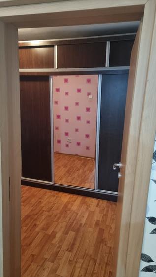 Apartament cu 2 camere semidecomandat în Petrișor
