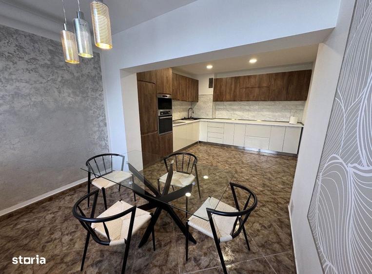 Apartament cu 4 camere decomandat, mobilat în Băneasa