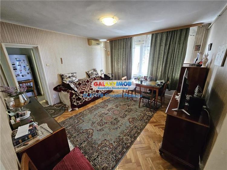 Apartament cu 3 camere semidecomandat, mobilat în Central