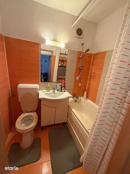 Apartament cu 3 camere decomandat în Drumul Taberei