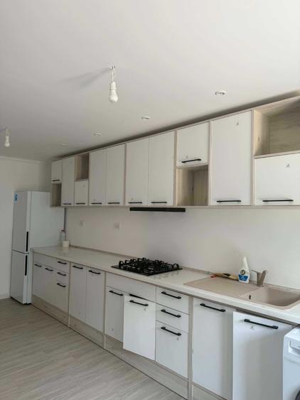 Casă cu 3 camere în Industrială