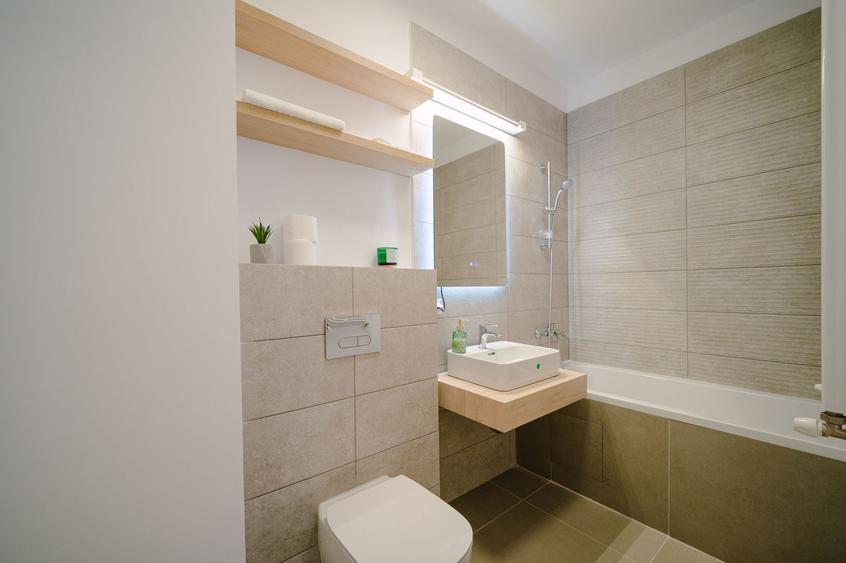 Apartament cu 3 camere decomandat în 13 Septembrie