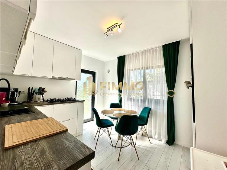 Casă individuală cu 5 camere cu Teren 250 Mp în Est