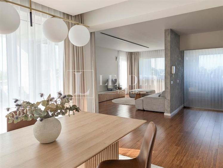 Apartament cu 4 camere decomandat, mobilat în Pipera