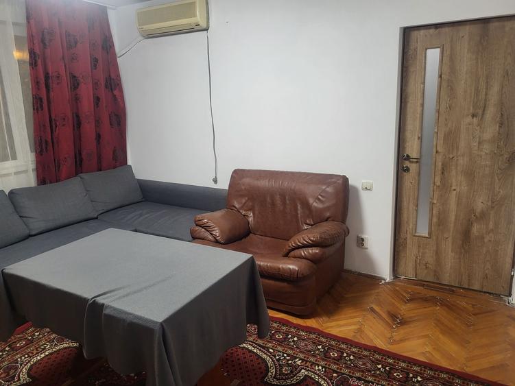 Apartament cu 3 camere semidecomandat în Giulești