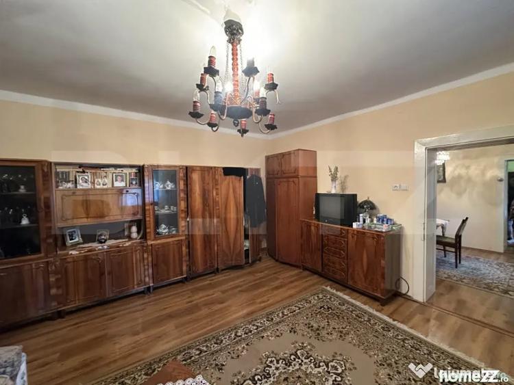 Casă cu 2 camere cu Teren 2963 Mp în Central