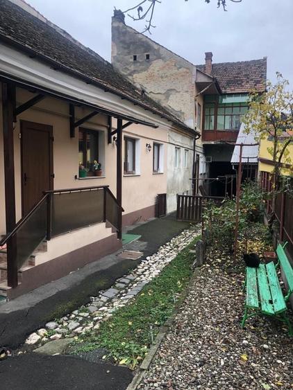 Casă cu 4 camere în Central