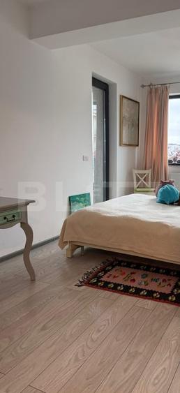 Apartament cu 3 camere decomandat în Tractorul