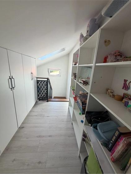 vand casa cu 5 camere Fratelia - 11