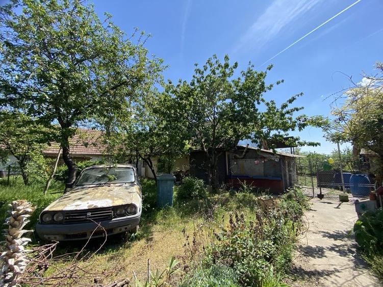 Casă cu 4 camere cu Teren 1200 Mp în Central