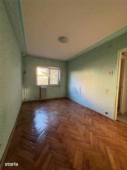 Apartament cu 3 camere semidecomandat în Est