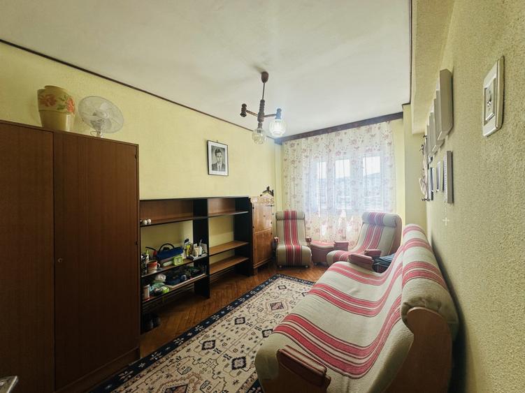 Apartament cu 4 camere decomandat, mobilat în Mănăștur