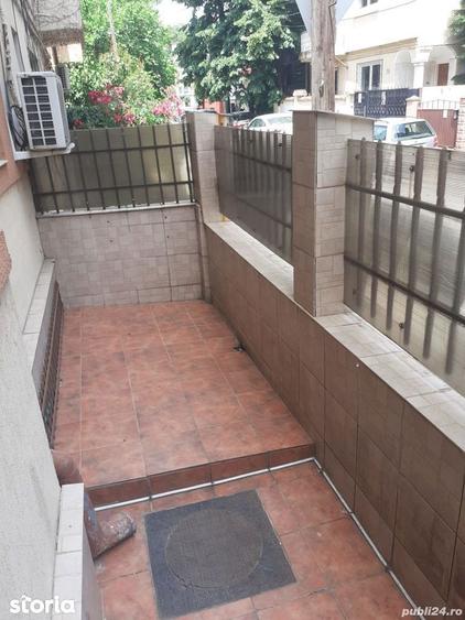 Casă cu 8 camere cu Teren 200 Mp în Centrul Civic