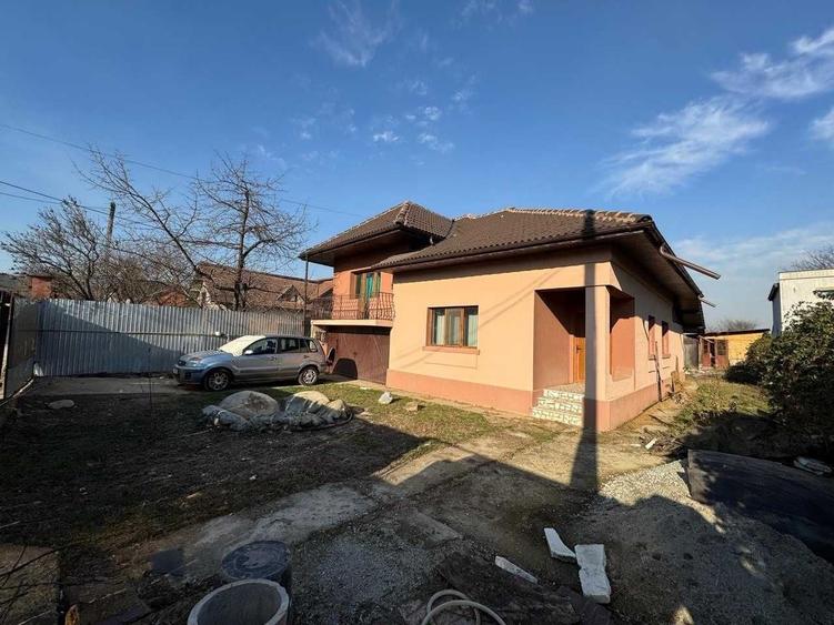 Casă cu 3 camere în Central