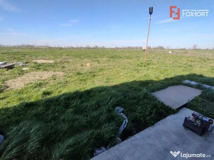 Teren de 2600 mp, în Sânmihaiu Român