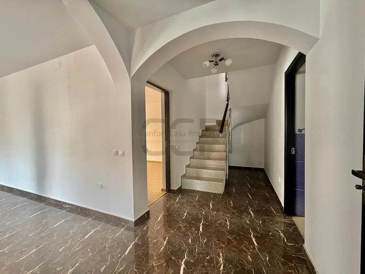 Casă cu 5 camere cu Teren 240 Mp în Apărătorii Patriei