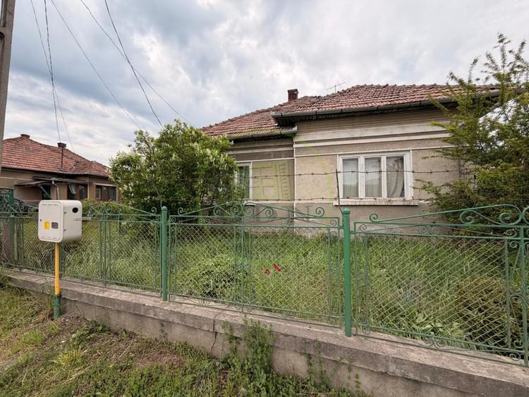 Casă individuală cu 3 camere cu Canalizare în Aghireșu-Fabrici