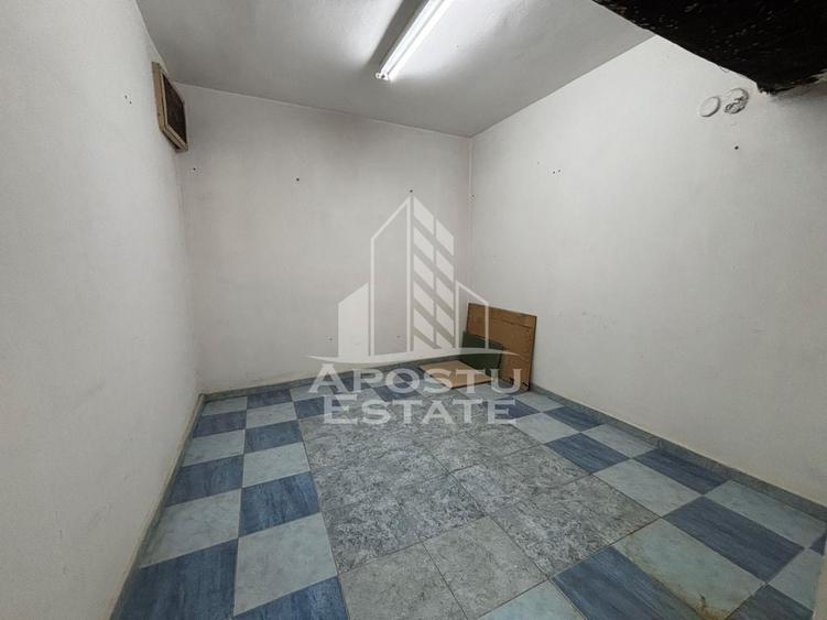 Apartament cu 4 camere decomandat în Medicină