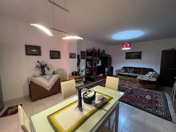 Apartament cu 2 camere decomandat, mobilat în Soarelui