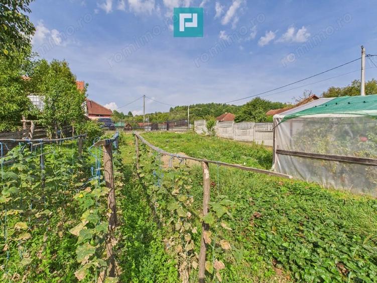 Casă cu Teren 600 Mp în Laz