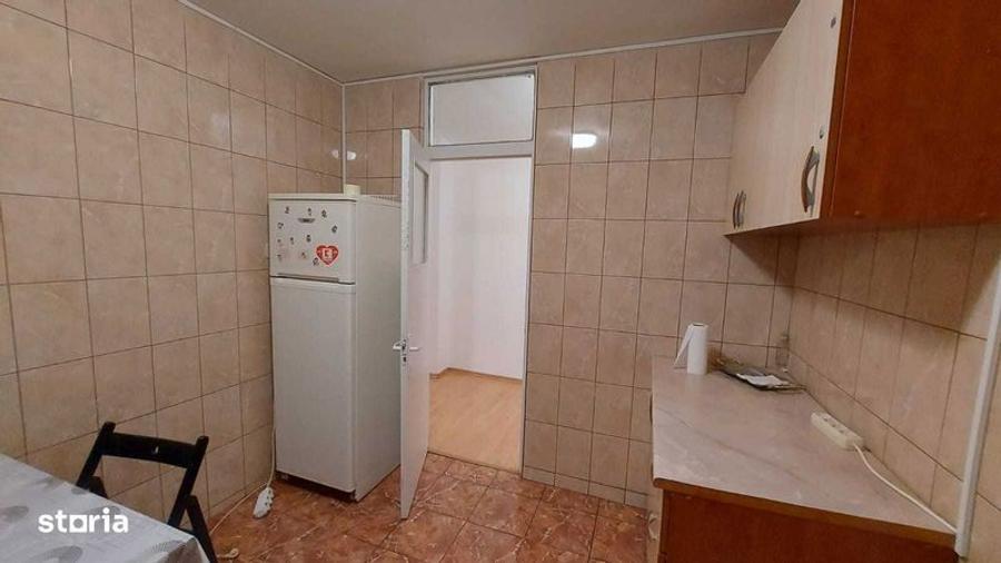 Apartament cu 2 camere semidecomandat, mobilat în Vitan