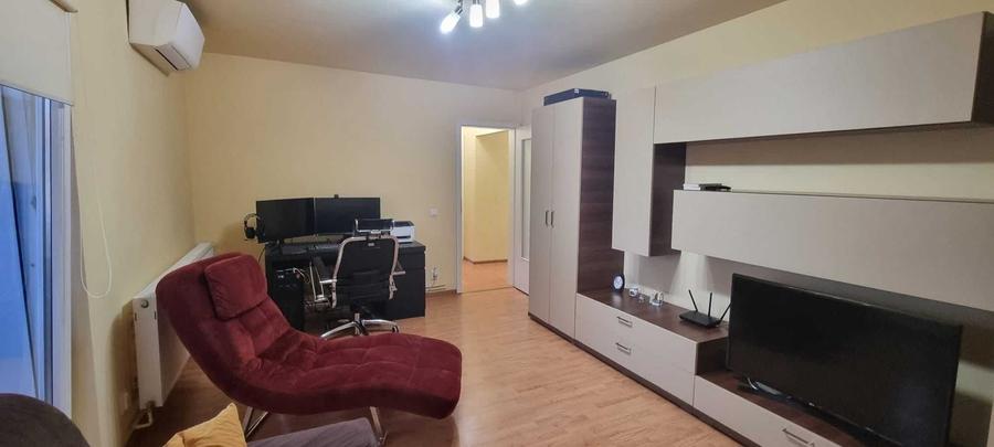 Apartament cu 2 camere decomandat în Girocului