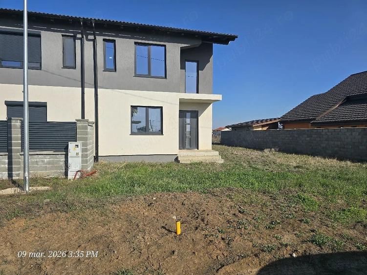 Casă cu Teren 389 Mp în Sânandrei