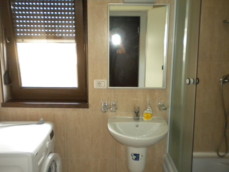 Apartament cu 2 camere decomandat în Complex Studențesc