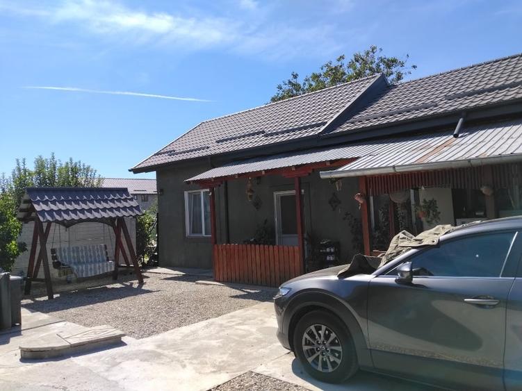 Casă cu 5 camere cu Teren 1200 Mp în Dobrosloveni