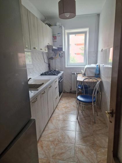 Apartament cu 3 camere semidecomandat în Universității