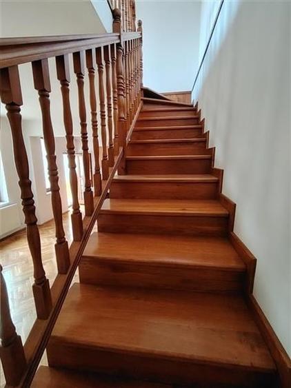 Duplex cu 6 camere cu Canalizare în 1 Decembrie 1918