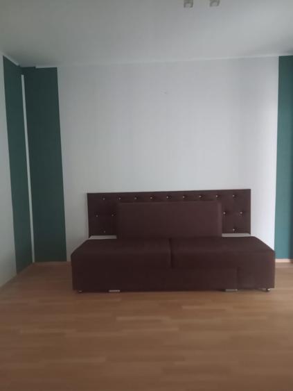 Casă cu 2 camere cu Canalizare în Central