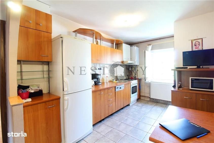 Apartament cu 3 camere decomandat în Zorilor