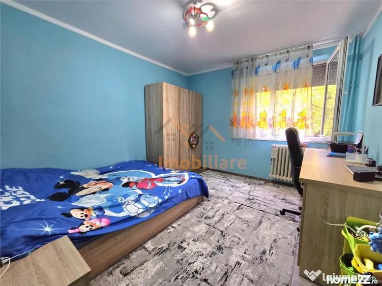 Apartament cu 4 camere decomandat în Rogerius
