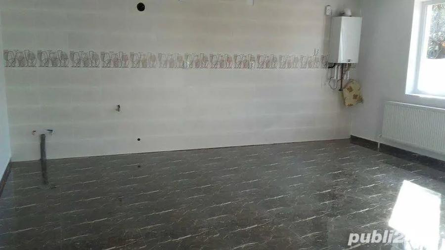 Casă cu 5 camere cu Teren 300 Mp în Apărătorii Patriei