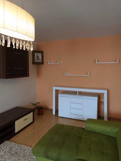 Apartament cu 3 camere decomandat în Cug