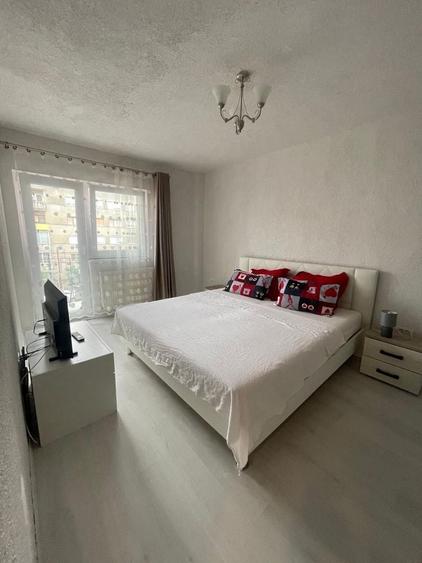 Apartament cu 3 camere decomandat în Ultracentral