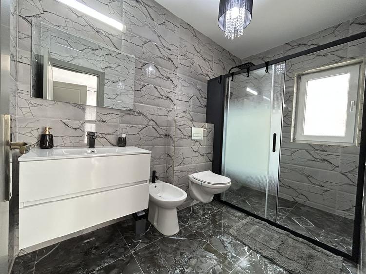 Casă individuală cu 5 camere cu Canalizare în Bucium