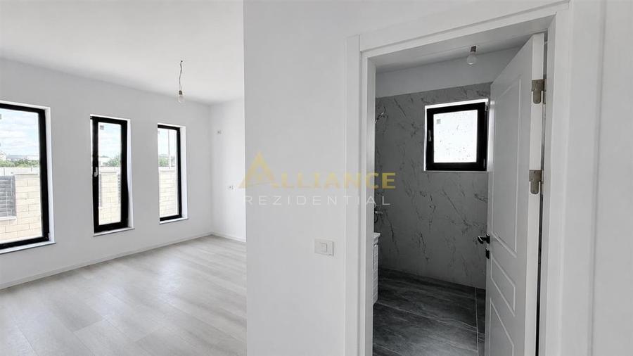 Casă individuală cu 4 camere cu Teren 340 Mp în Berceni